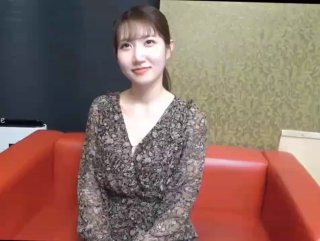 氣質御姐范妹子，白色絲襪搔首弄姿熱舞大秀身材黑絲襪按摩推油，安慕希酸奶濕身…